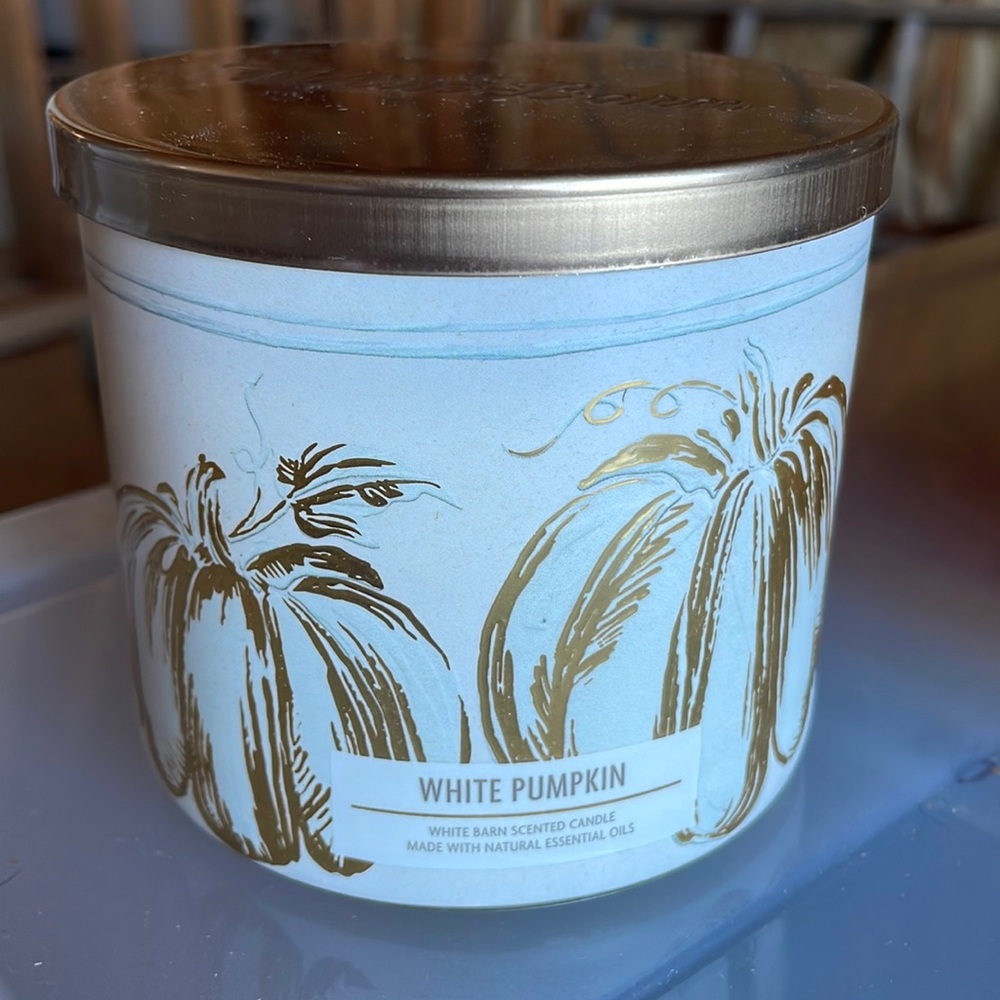 White pumpkin candle